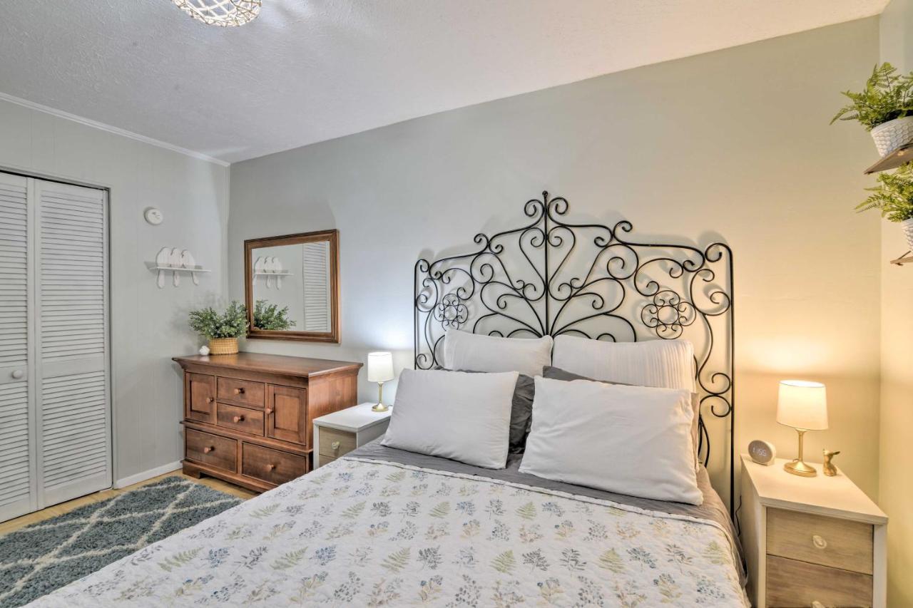 Enchanting Family House With Balcony Less Than 3 Mi To Wvu! Моргантаун Экстерьер фото