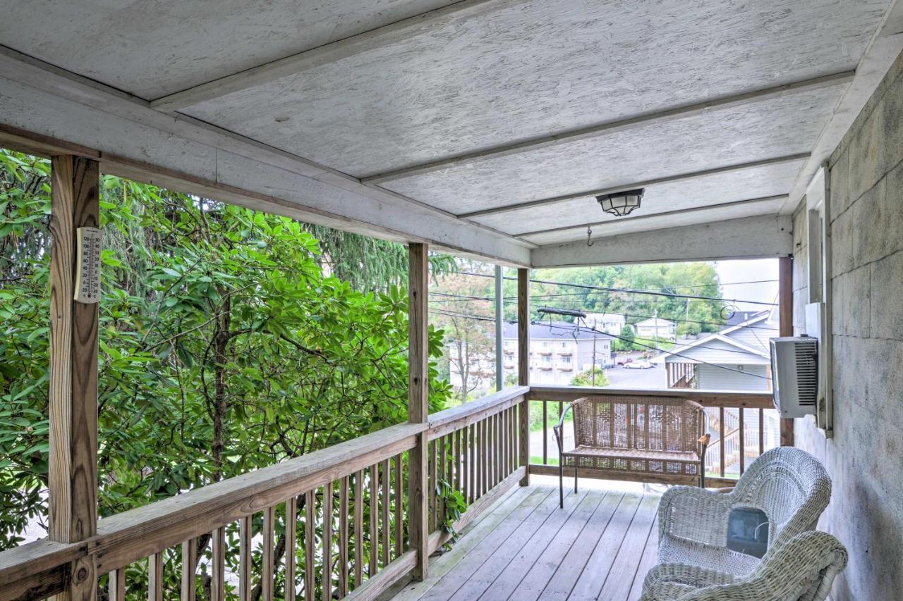 Enchanting Family House With Balcony Less Than 3 Mi To Wvu! Моргантаун Экстерьер фото