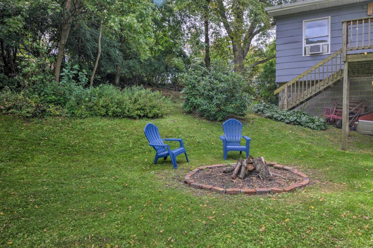 Enchanting Family House With Balcony Less Than 3 Mi To Wvu! Моргантаун Экстерьер фото